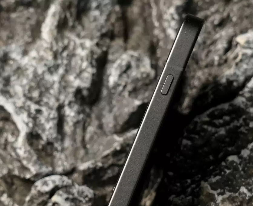 续航断层优势 一加15T首发7500mAh冰川电池