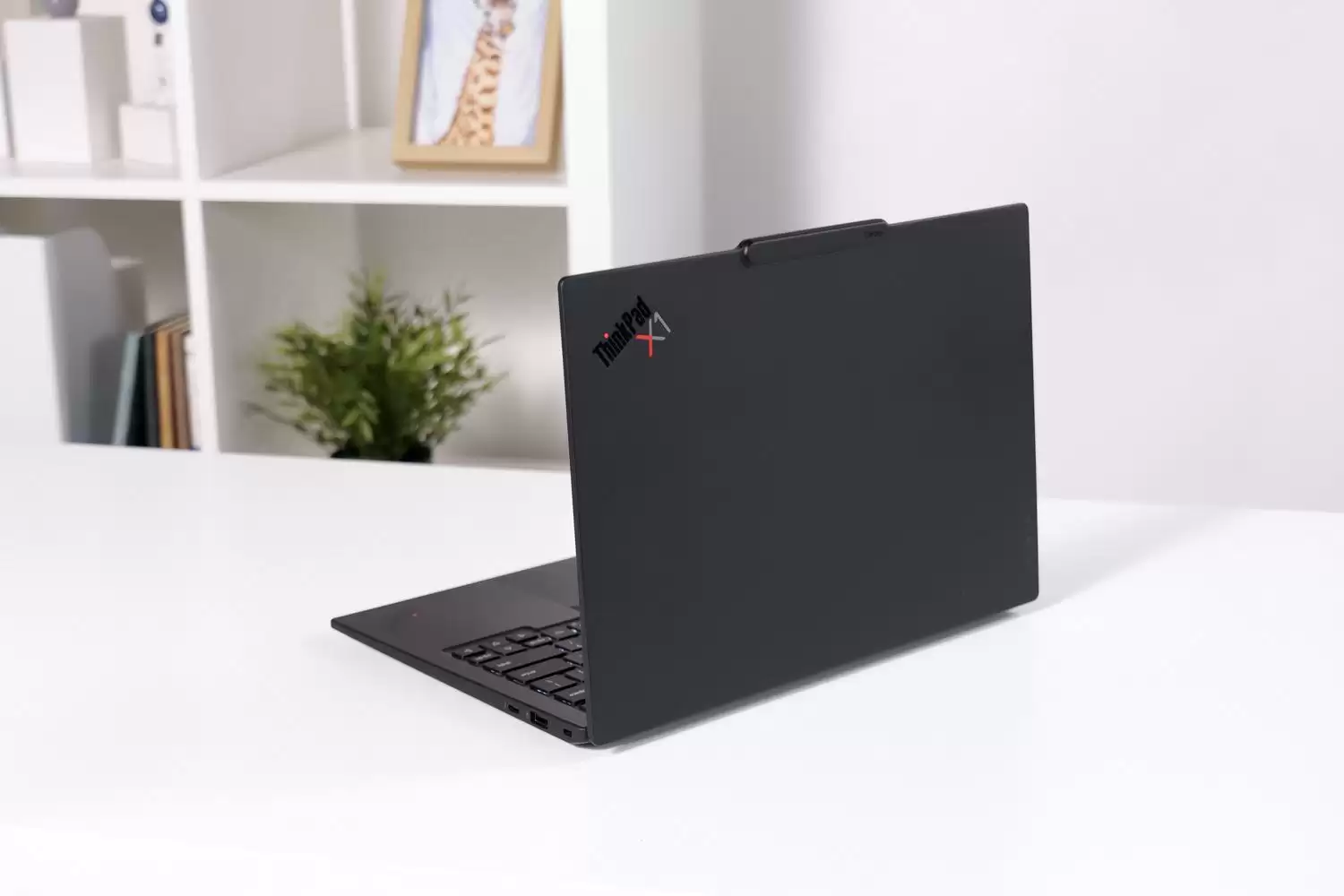 AI重塑专业工作流，ThinkPad X1 Carbon Aura AI 2026新机体验