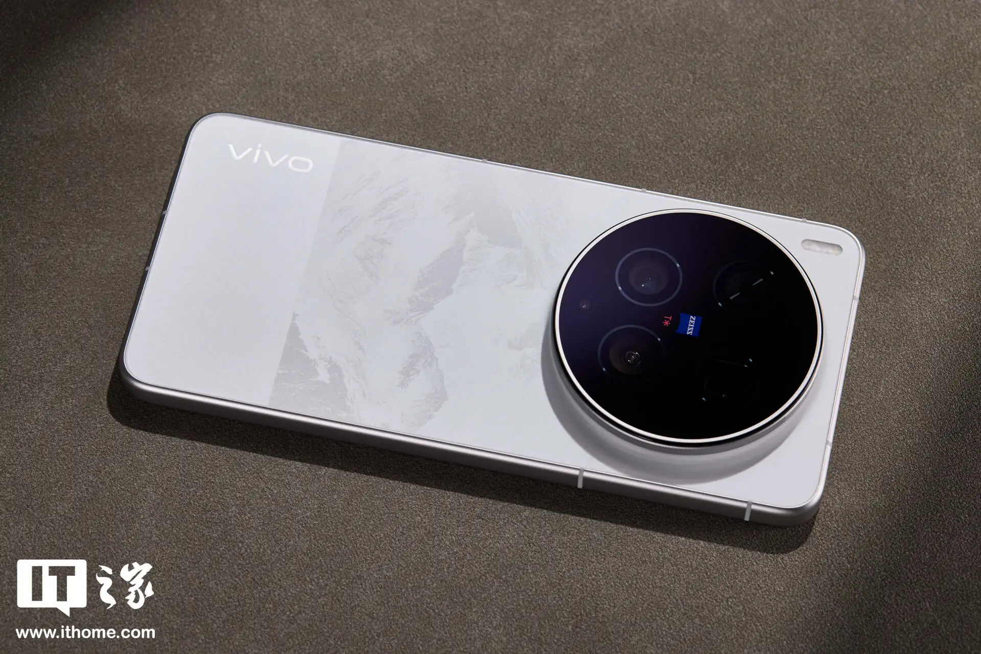 vivo X300 Ultra 摄影师套装图赏：用专业相机思路打造的“专业 V 单