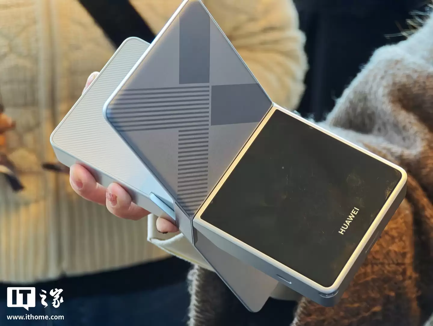 华为随行 WiFi X 发布：X 造型“超级直播神器”，1000Mbps 上行峰值，2499 元