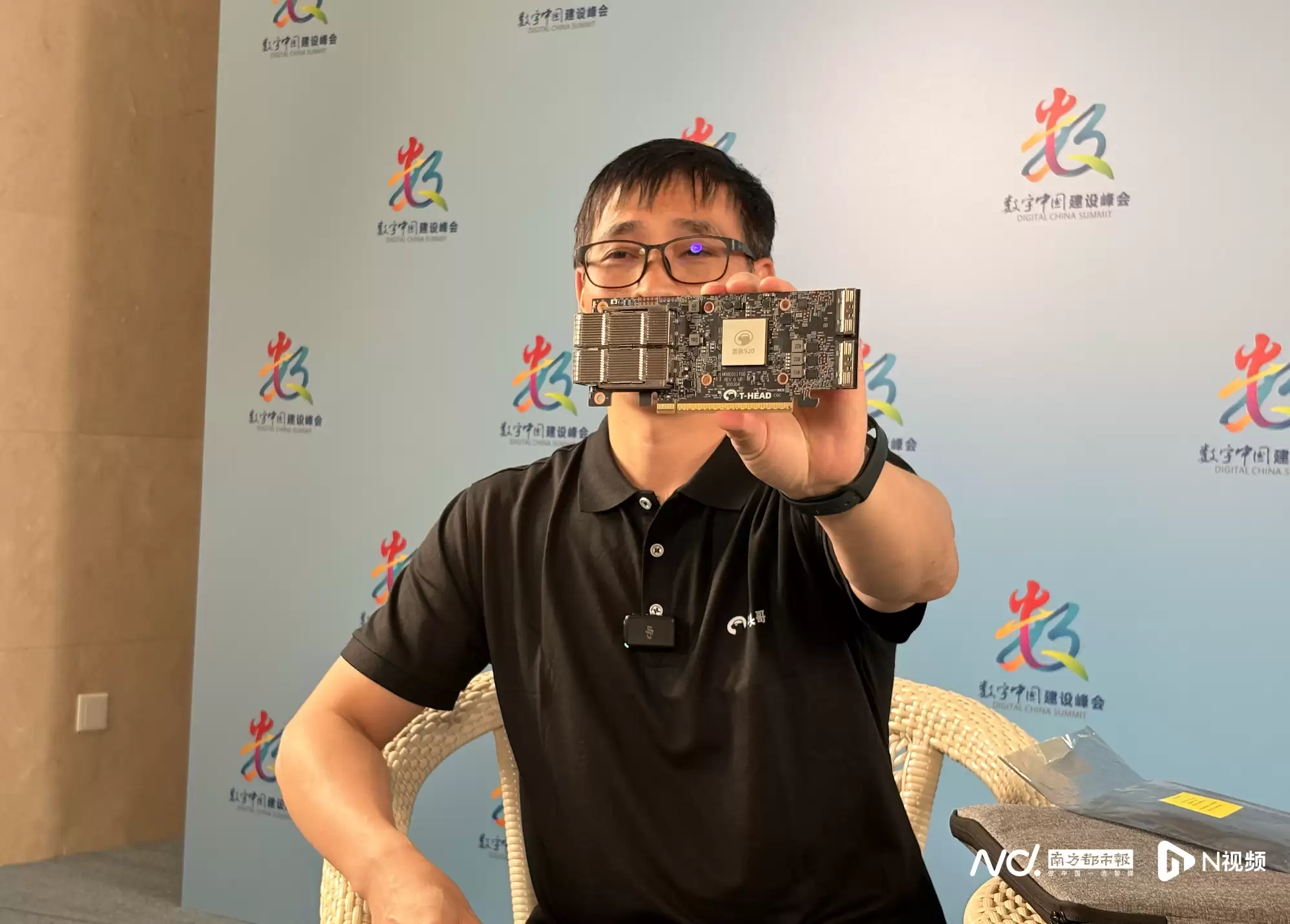 阿里平头哥芯片版图再扩容，首款智能网卡面向大规模AI智算