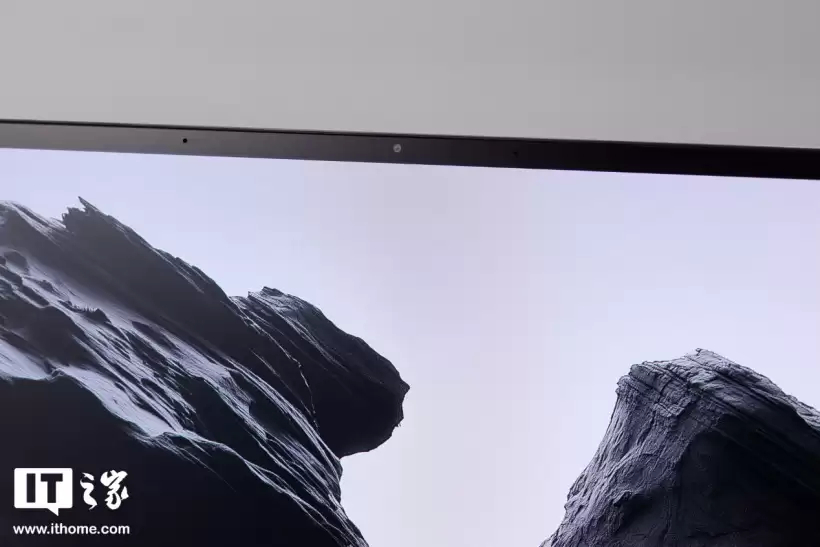 华硕灵耀16 Air 2026 锐龙版图赏：纯白机身，极简美学再进化