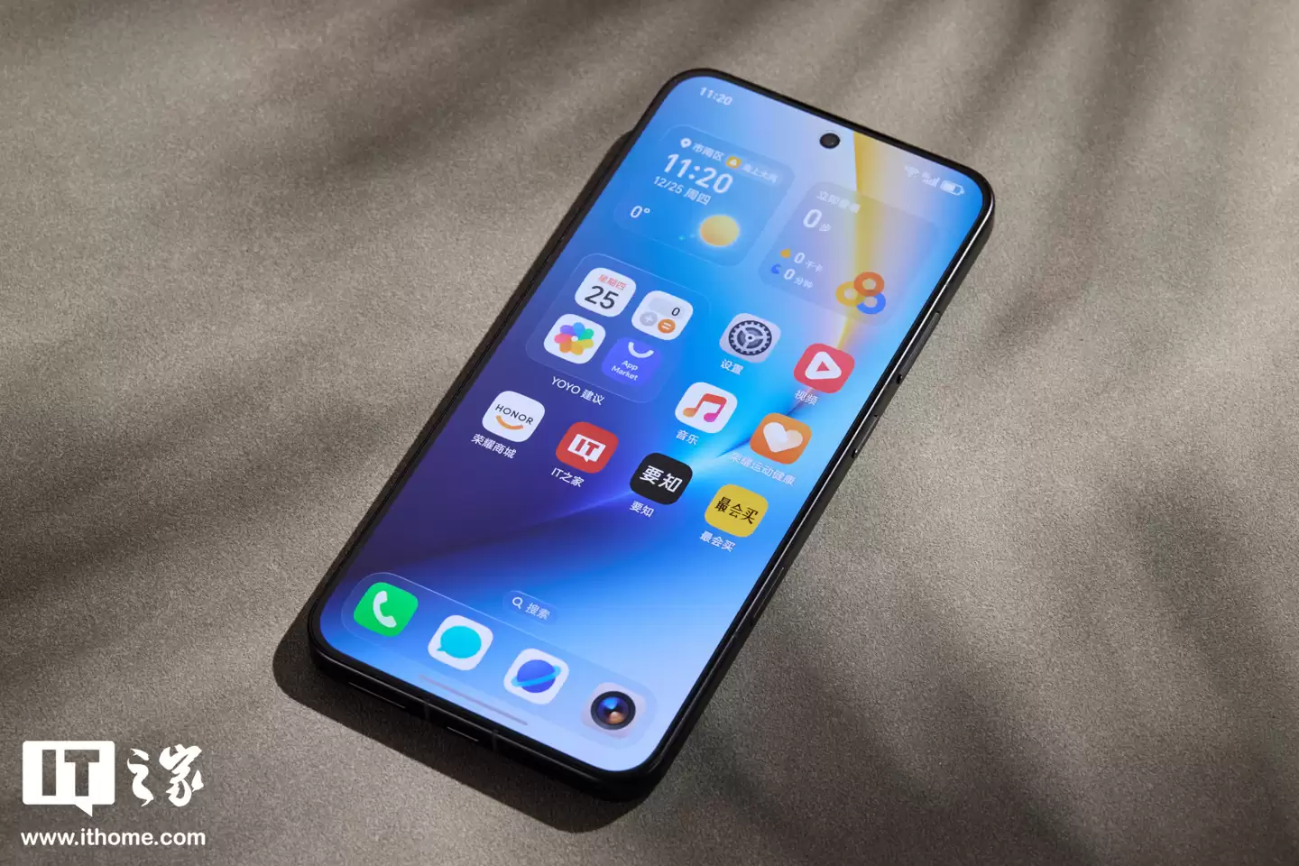 【IT之家开箱】荣耀 WIN 系列手机实拍：定位年度电竞夯机，搭载 10000 毫安时电池