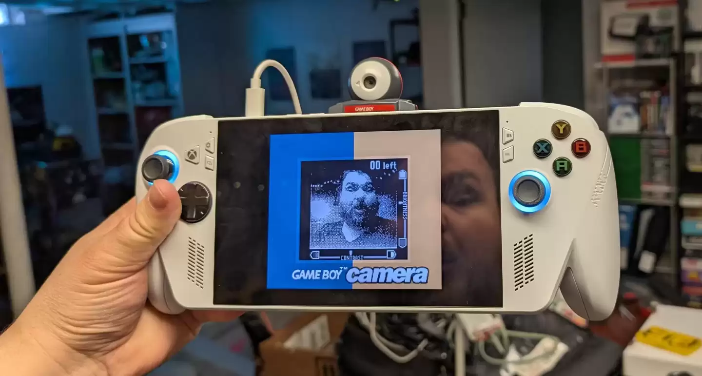 反向升级？玩家将 ROG Xbox Ally 掌机改装成 Game Boy，兼容卡带和正版配件