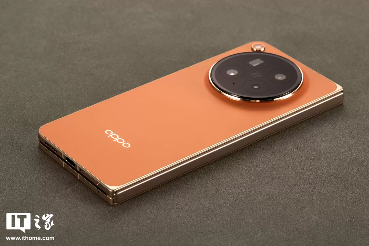 OPPO Find N6 图赏：号称“全球最平整折叠手机”，无感折痕，久用平整