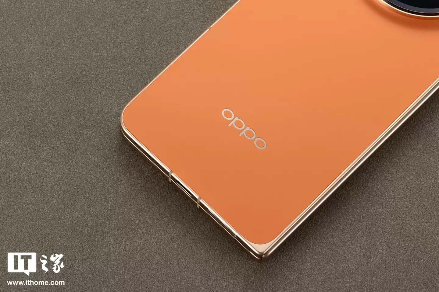 OPPO Find N6 图赏：号称“全球最平整折叠手机”，无感折痕，久用平整